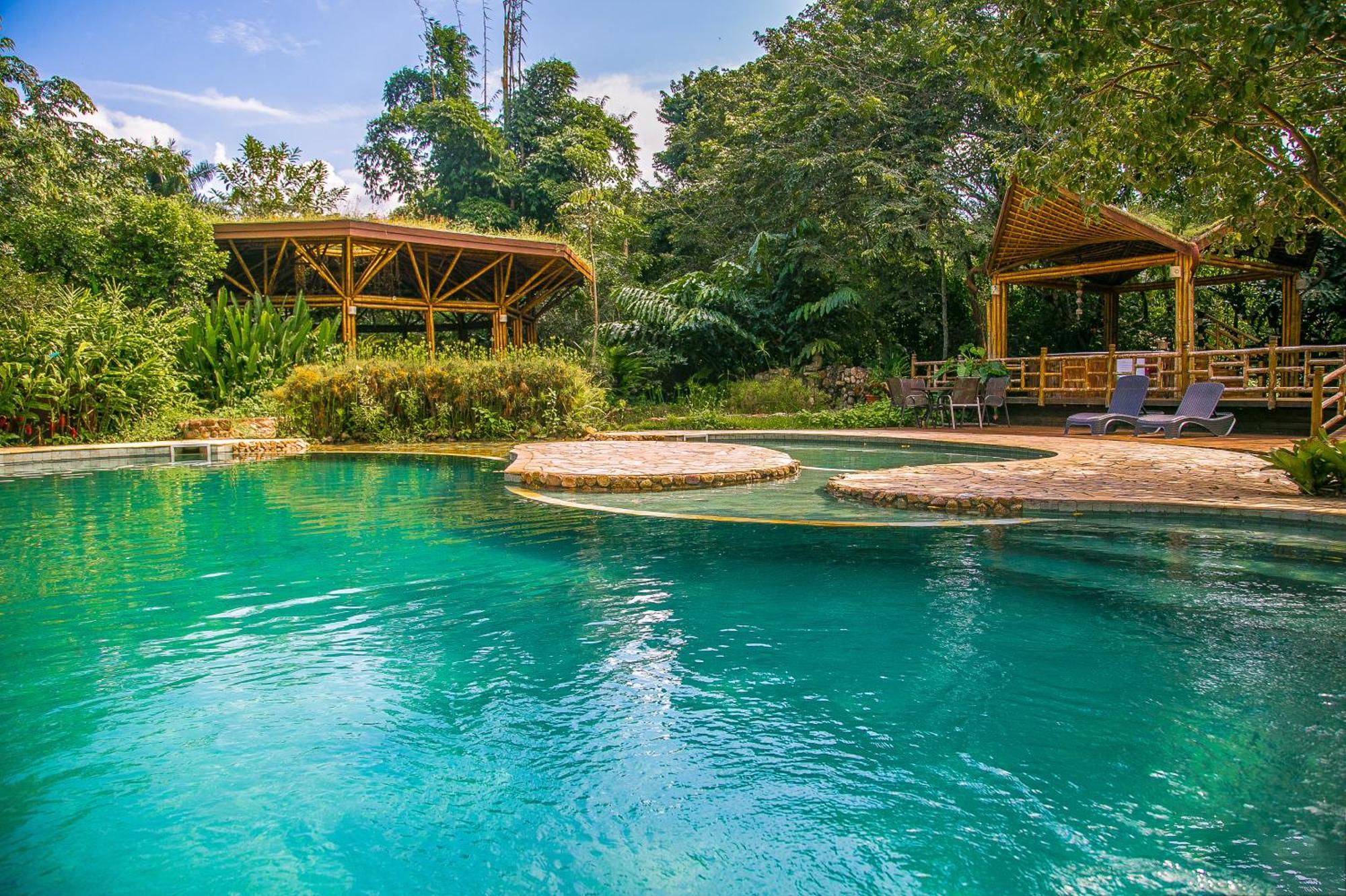 אובטובה Banana Bamboo Ecolodge מראה חיצוני תמונה